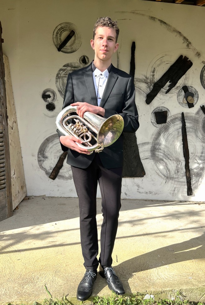 Nathan Aubry, fiscorn à la Cobla Nova Germanor